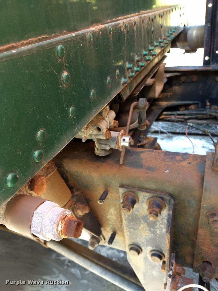 image for item ER9049 1994 Freightliner FLD120 crane truck