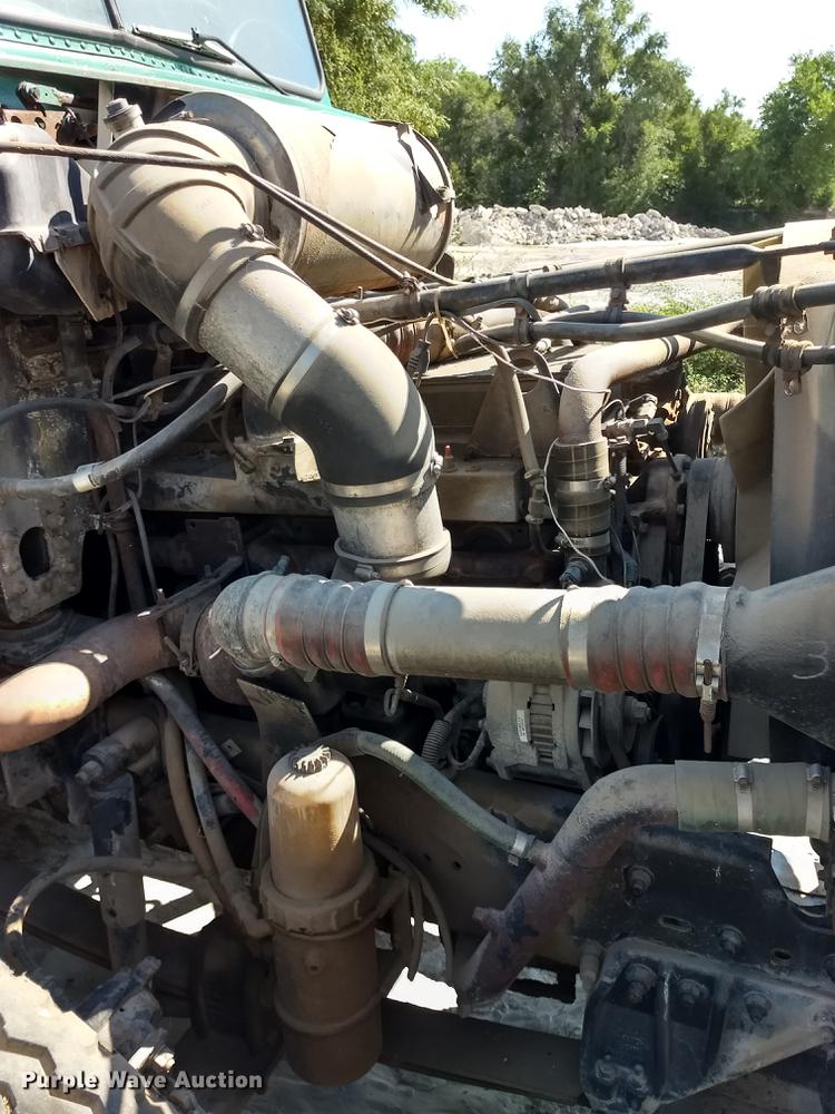 image for item ER9049 1994 Freightliner FLD120 crane truck