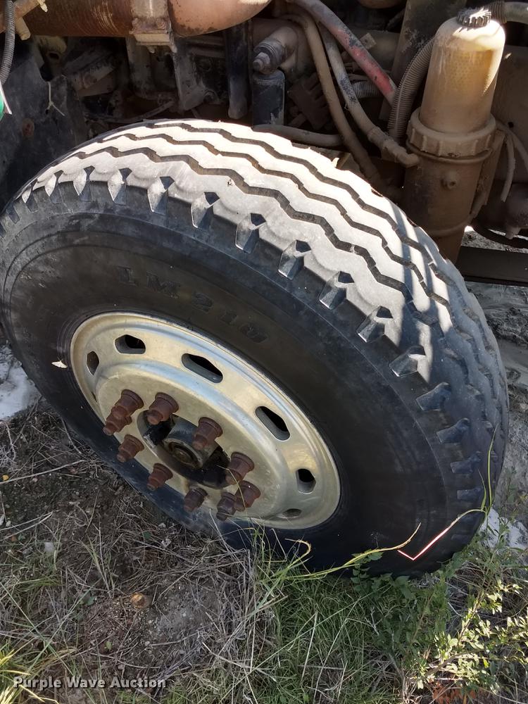 image for item ER9049 1994 Freightliner FLD120 crane truck