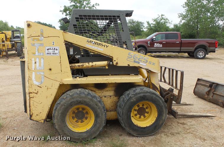 image for item ES9277 Gehl 5625 skid steer