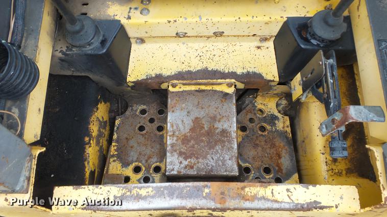 image for item ES9277 Gehl 5625 skid steer