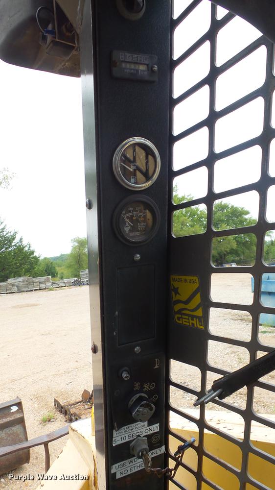 image for item ES9277 Gehl 5625 skid steer