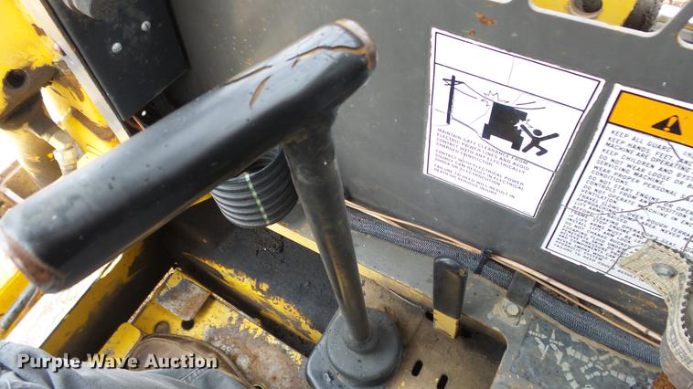 image for item ES9277 Gehl 5625 skid steer