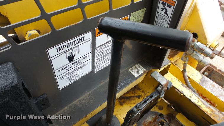 image for item ES9277 Gehl 5625 skid steer