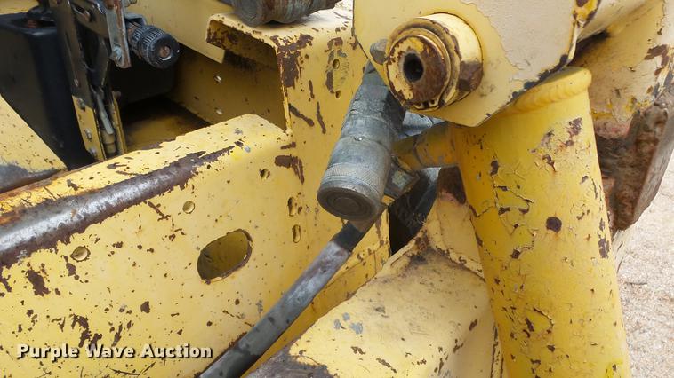 image for item ES9277 Gehl 5625 skid steer