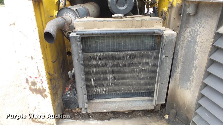 image for item ES9277 Gehl 5625 skid steer