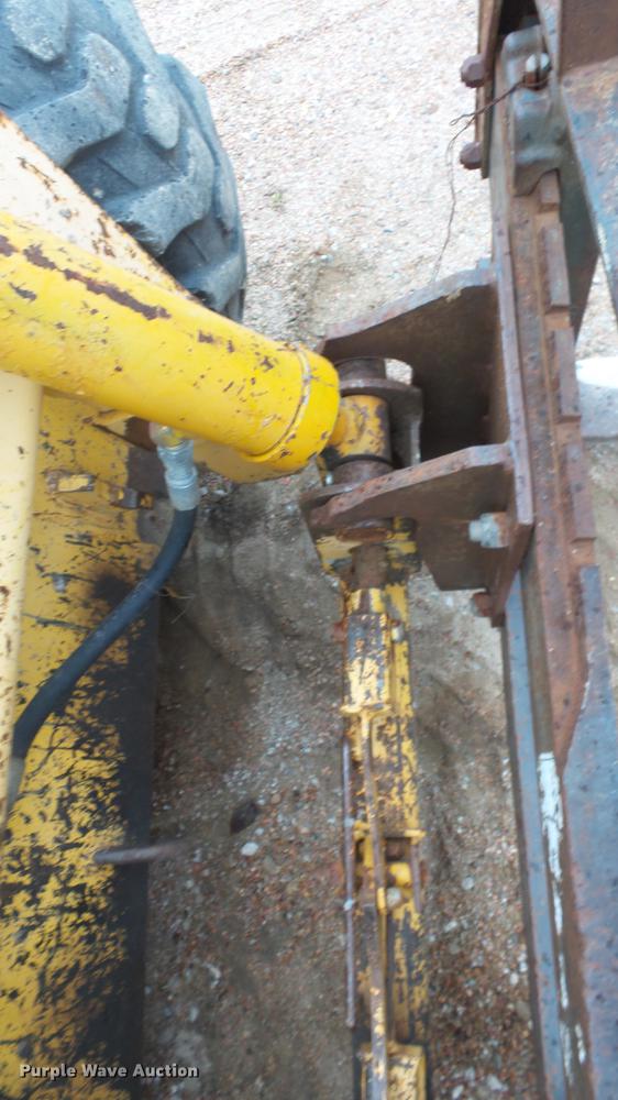 image for item ES9277 Gehl 5625 skid steer