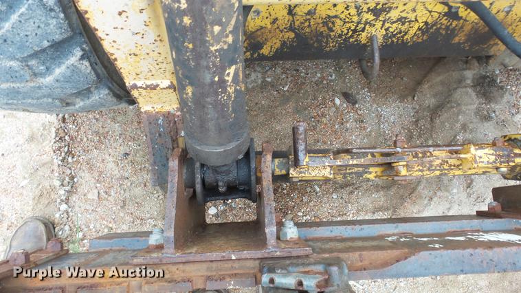 image for item ES9277 Gehl 5625 skid steer