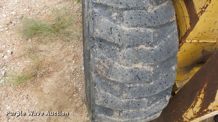 image for item ES9277 Gehl 5625 skid steer