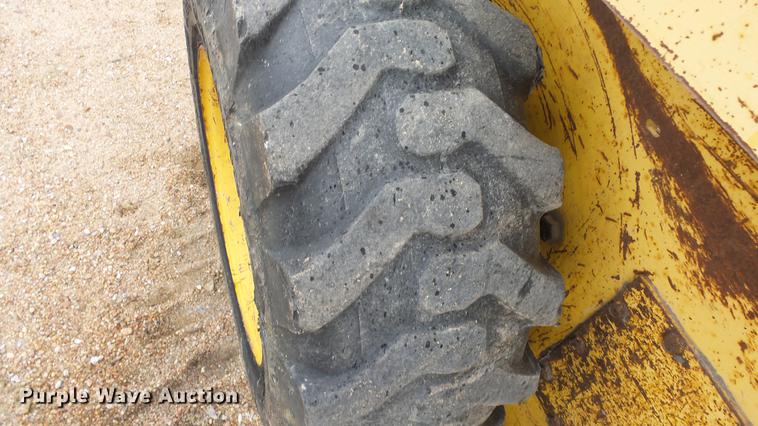 image for item ES9277 Gehl 5625 skid steer