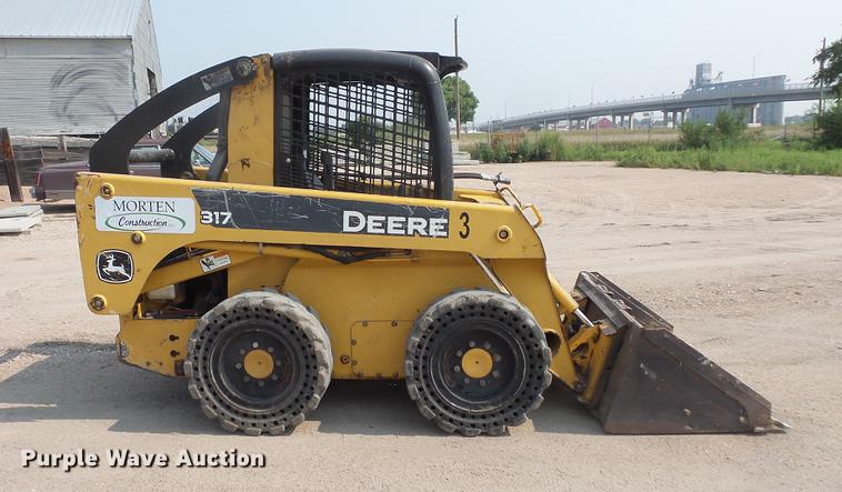image for item EV9216 2008 John Deere 317 skid steer