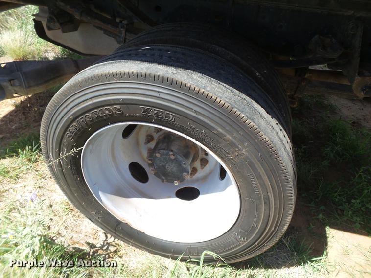 image for item FB9500 2012 Ford F550 Super Duty Crew Cab flatbed truck