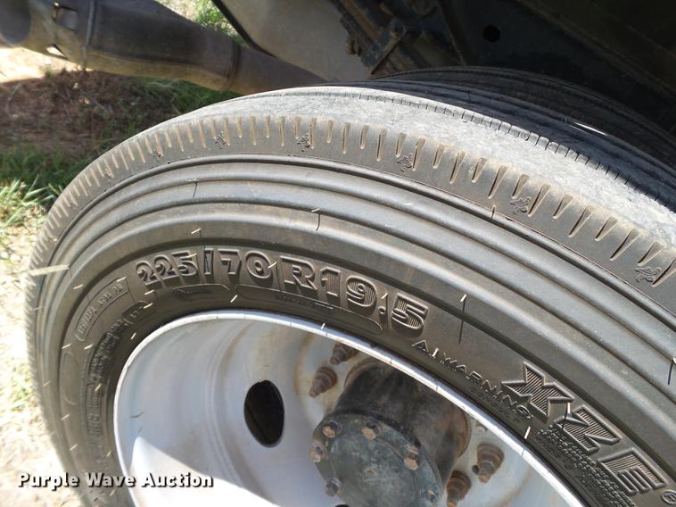 image for item FB9500 2012 Ford F550 Super Duty Crew Cab flatbed truck