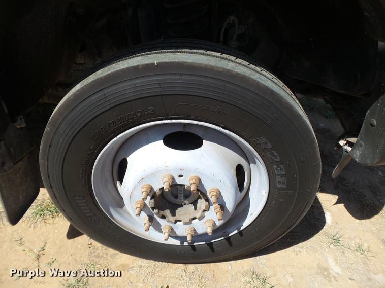 image for item FB9500 2012 Ford F550 Super Duty Crew Cab flatbed truck