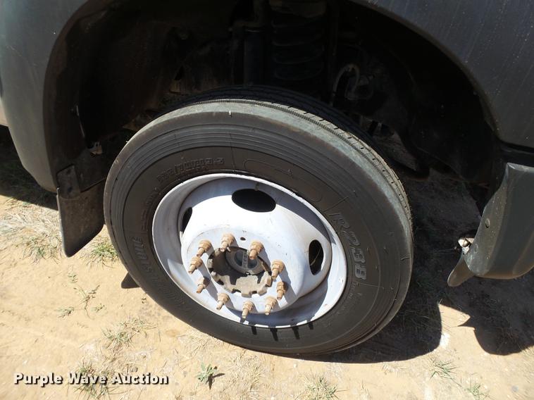 image for item FB9500 2012 Ford F550 Super Duty Crew Cab flatbed truck