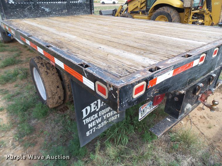 image for item FB9500 2012 Ford F550 Super Duty Crew Cab flatbed truck