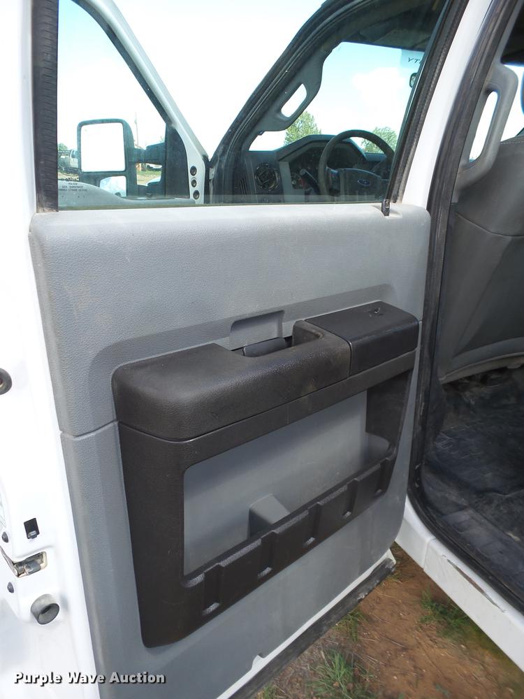 image for item FB9500 2012 Ford F550 Super Duty Crew Cab flatbed truck