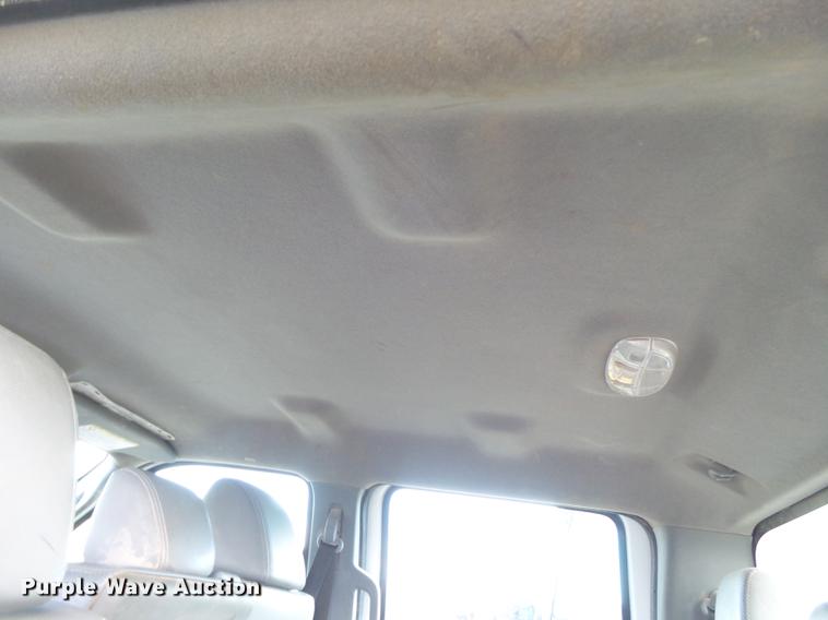 image for item FB9500 2012 Ford F550 Super Duty Crew Cab flatbed truck