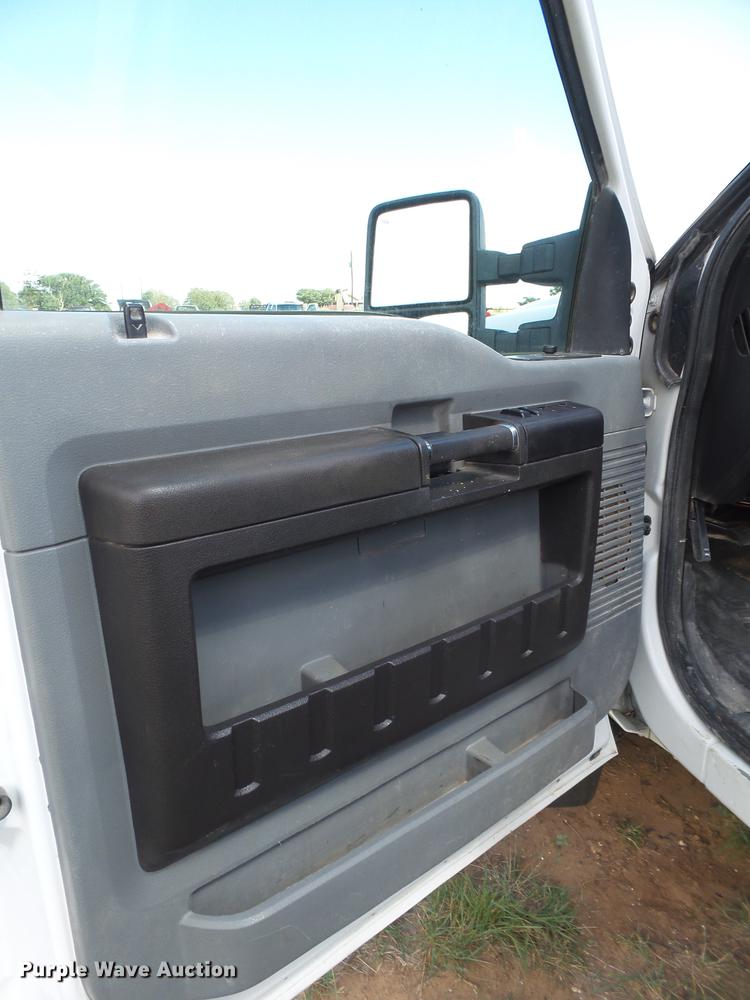 image for item FB9500 2012 Ford F550 Super Duty Crew Cab flatbed truck