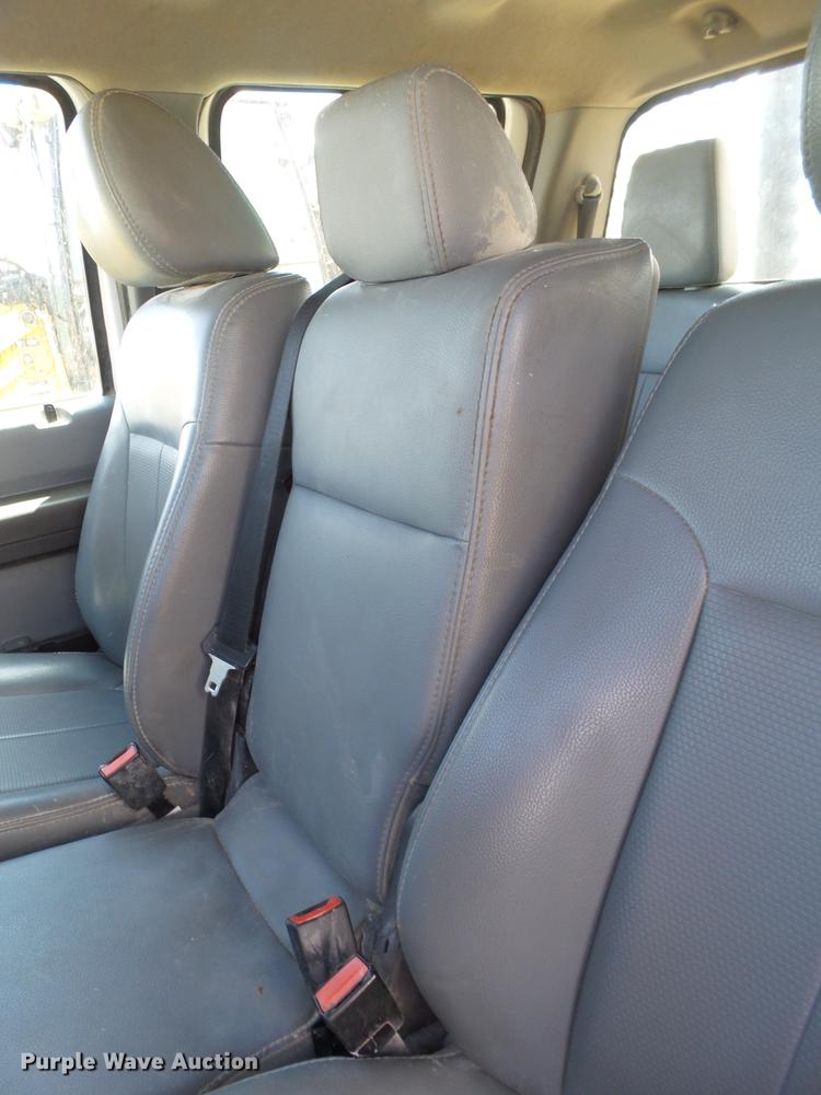 image for item FB9500 2012 Ford F550 Super Duty Crew Cab flatbed truck