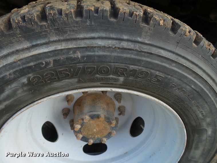 image for item FB9502 2011 Ford F450 Super Duty service truck