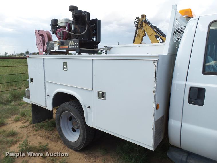 image for item FB9502 2011 Ford F450 Super Duty service truck