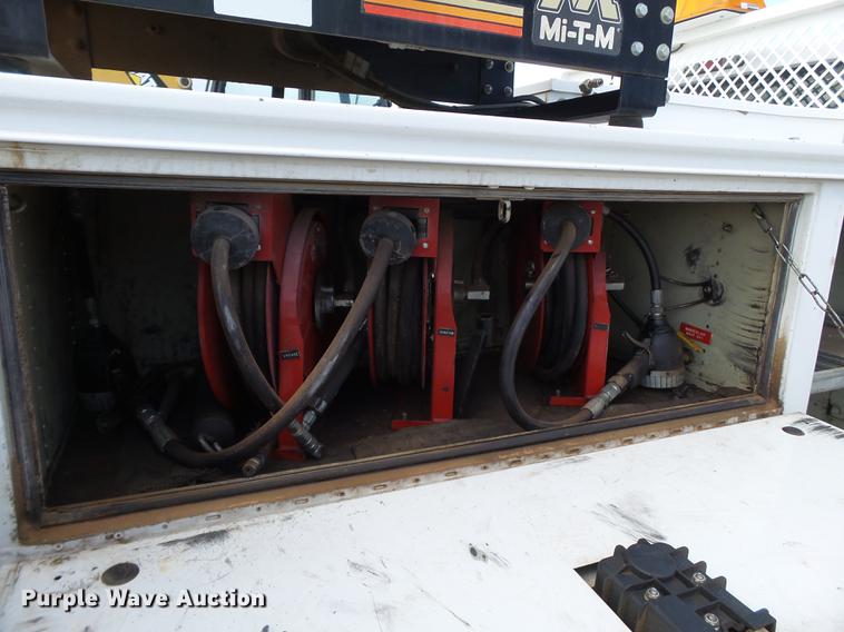 image for item FB9502 2011 Ford F450 Super Duty service truck