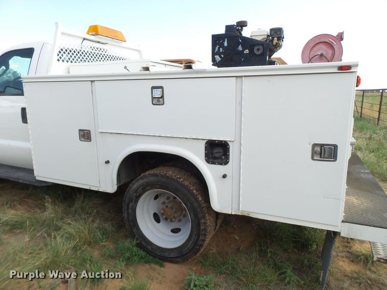 image for item FB9502 2011 Ford F450 Super Duty service truck