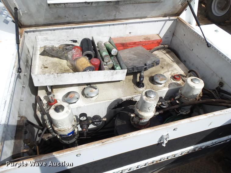 image for item FB9502 2011 Ford F450 Super Duty service truck