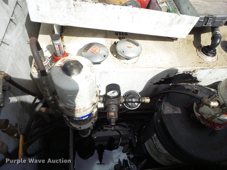 image for item FB9502 2011 Ford F450 Super Duty service truck