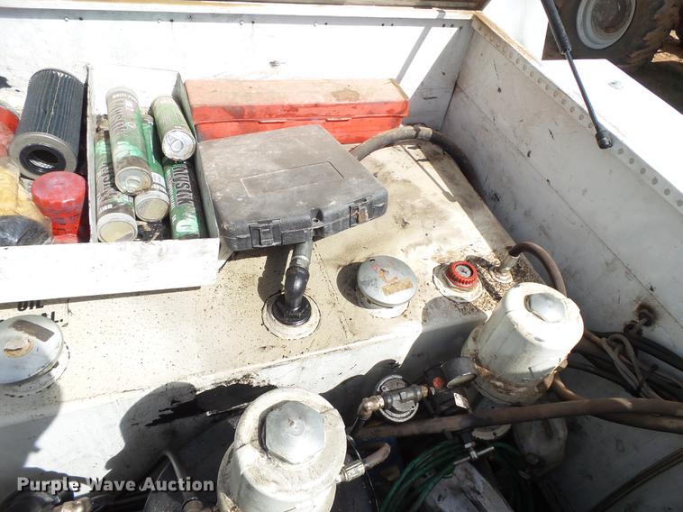 image for item FB9502 2011 Ford F450 Super Duty service truck