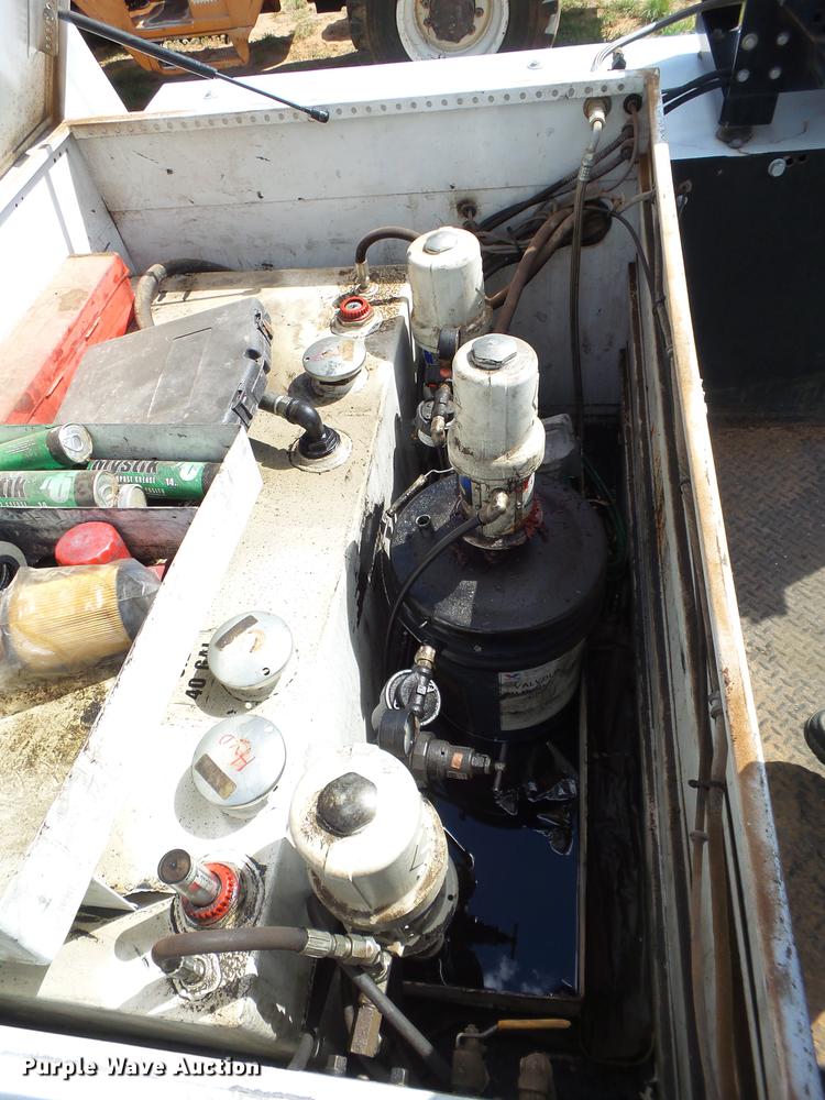 image for item FB9502 2011 Ford F450 Super Duty service truck