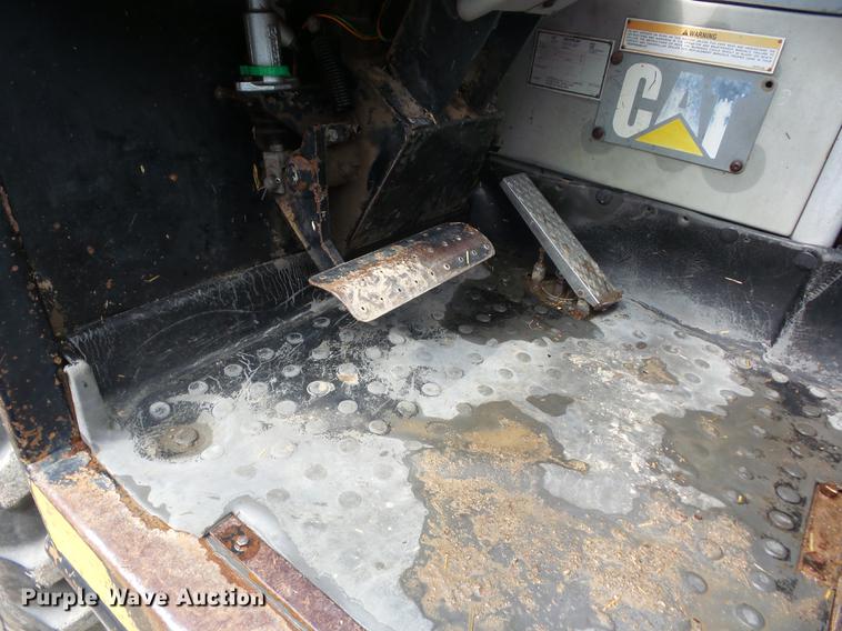 image for item K6261 1999 Caterpillar TH83 telehandler