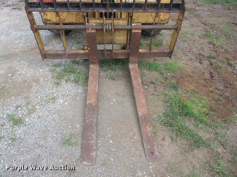 image for item K6261 1999 Caterpillar TH83 telehandler