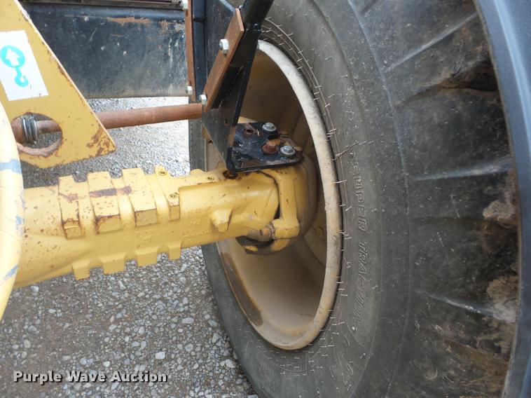image for item K6261 1999 Caterpillar TH83 telehandler