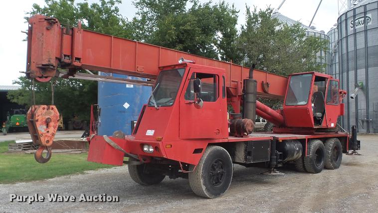 image for item K6262 1983 Koehring Bantam T888B crane