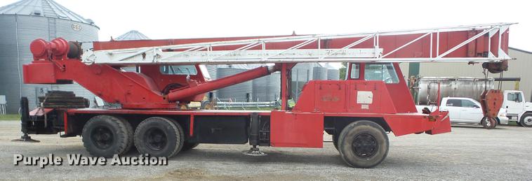 image for item K6262 1983 Koehring Bantam T888B crane