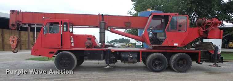 image for item K6262 1983 Koehring Bantam T888B crane
