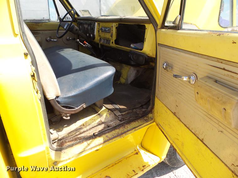 image for item L5692 1970 Chevrolet C60 drill rig truck