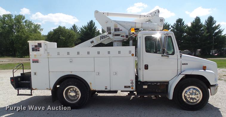 image for item L5693 2000 Freightliner FL70 bucket truck