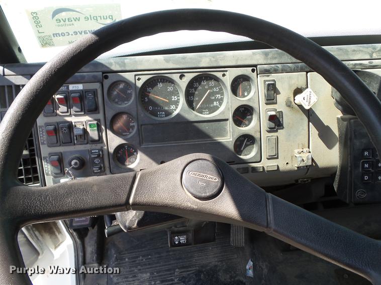image for item L5693 2000 Freightliner FL70 bucket truck