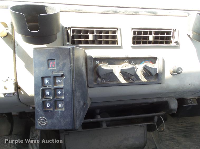 image for item L5693 2000 Freightliner FL70 bucket truck