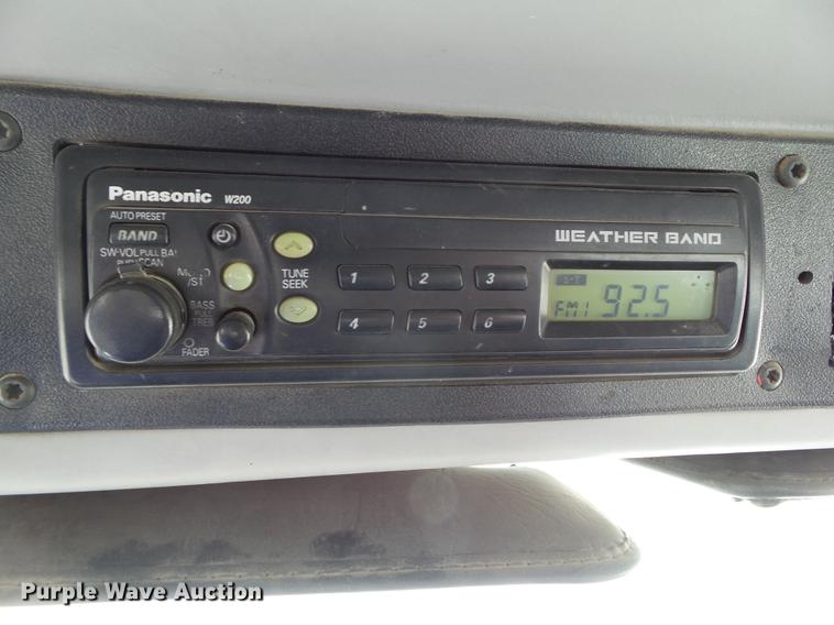 image for item L5693 2000 Freightliner FL70 bucket truck