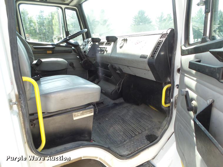 image for item L5693 2000 Freightliner FL70 bucket truck