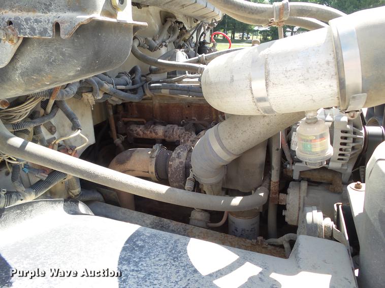 image for item L5693 2000 Freightliner FL70 bucket truck