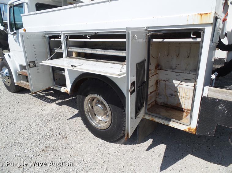 image for item L5693 2000 Freightliner FL70 bucket truck