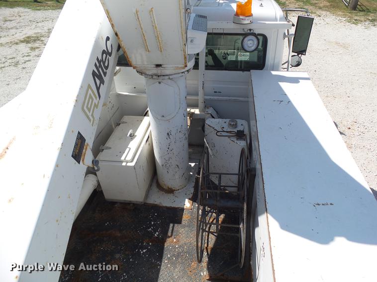 image for item L5693 2000 Freightliner FL70 bucket truck