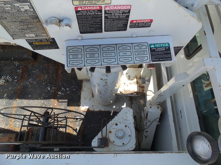 image for item L5693 2000 Freightliner FL70 bucket truck