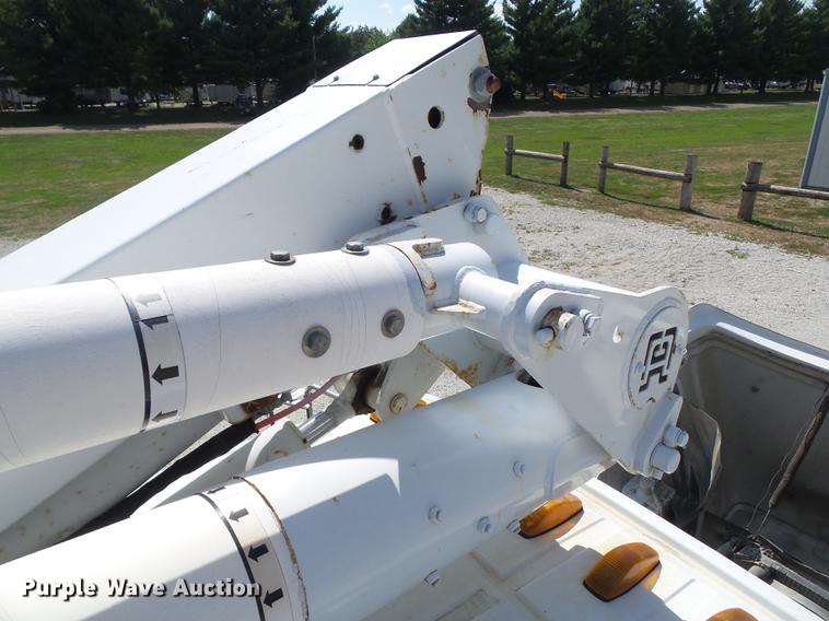 image for item L5693 2000 Freightliner FL70 bucket truck