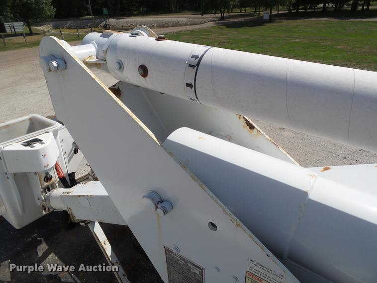 image for item L5693 2000 Freightliner FL70 bucket truck